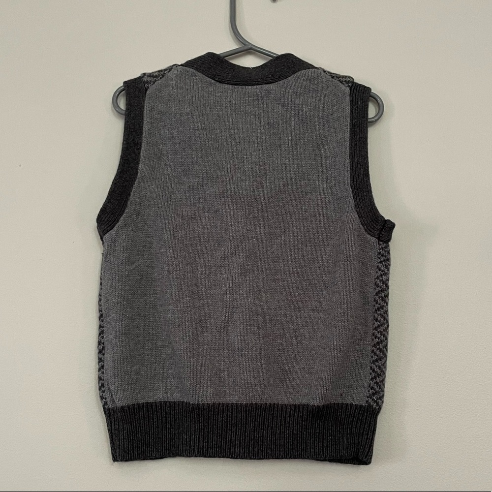 NWT - Baby Gap Gray Sweater Vest - Size: 3 - Picture 2 of 2